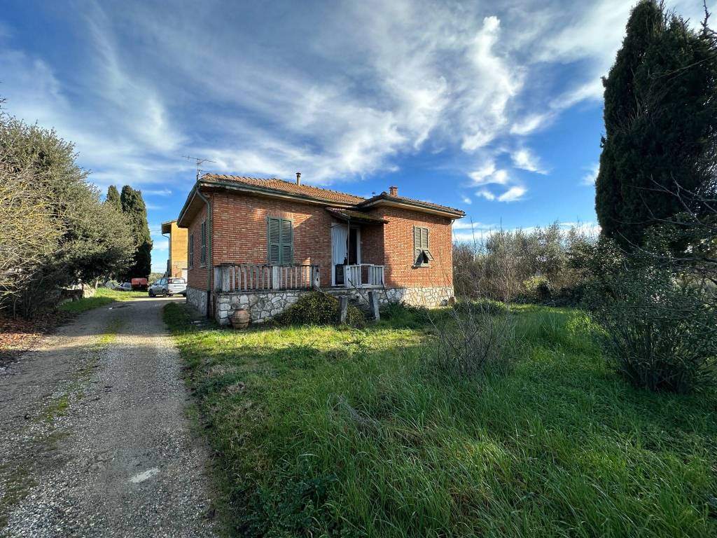 Casa indipendente a Castiglione del lago in Via Fioretti - Foto 3