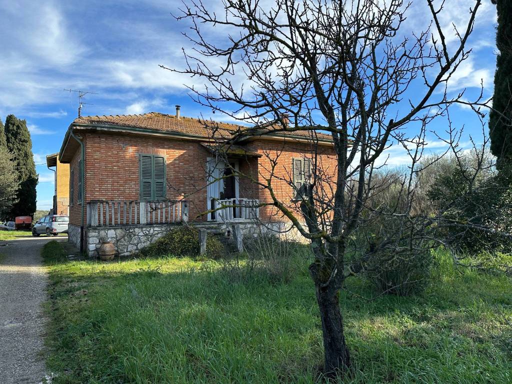 Casa indipendente a Castiglione del lago in Via Fioretti - Foto 4