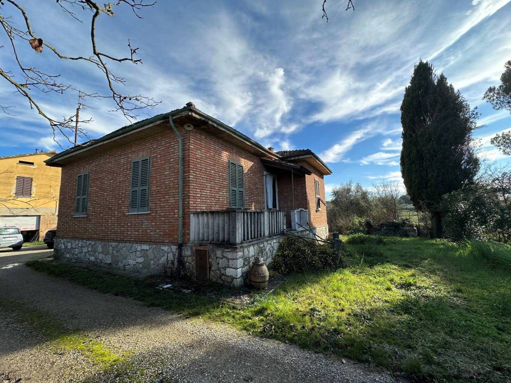 Casa indipendente a Castiglione del lago in Via Fioretti - Foto 5
