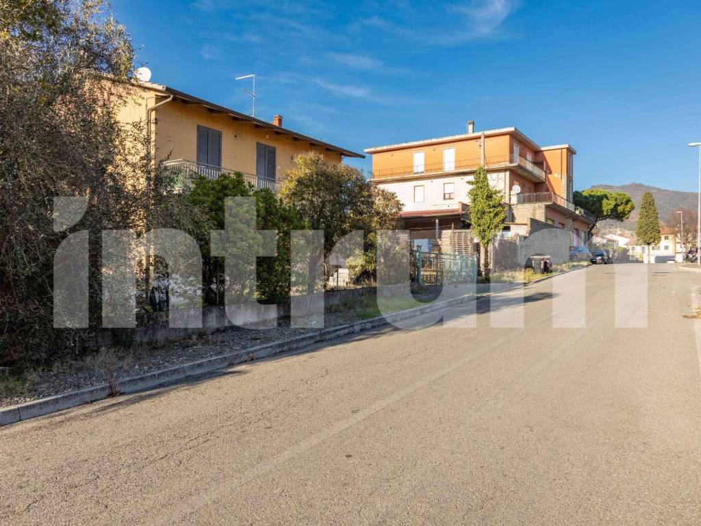 Villa a Castiglion fiorentino in via Gio Batta Brilli 16 - Foto 4