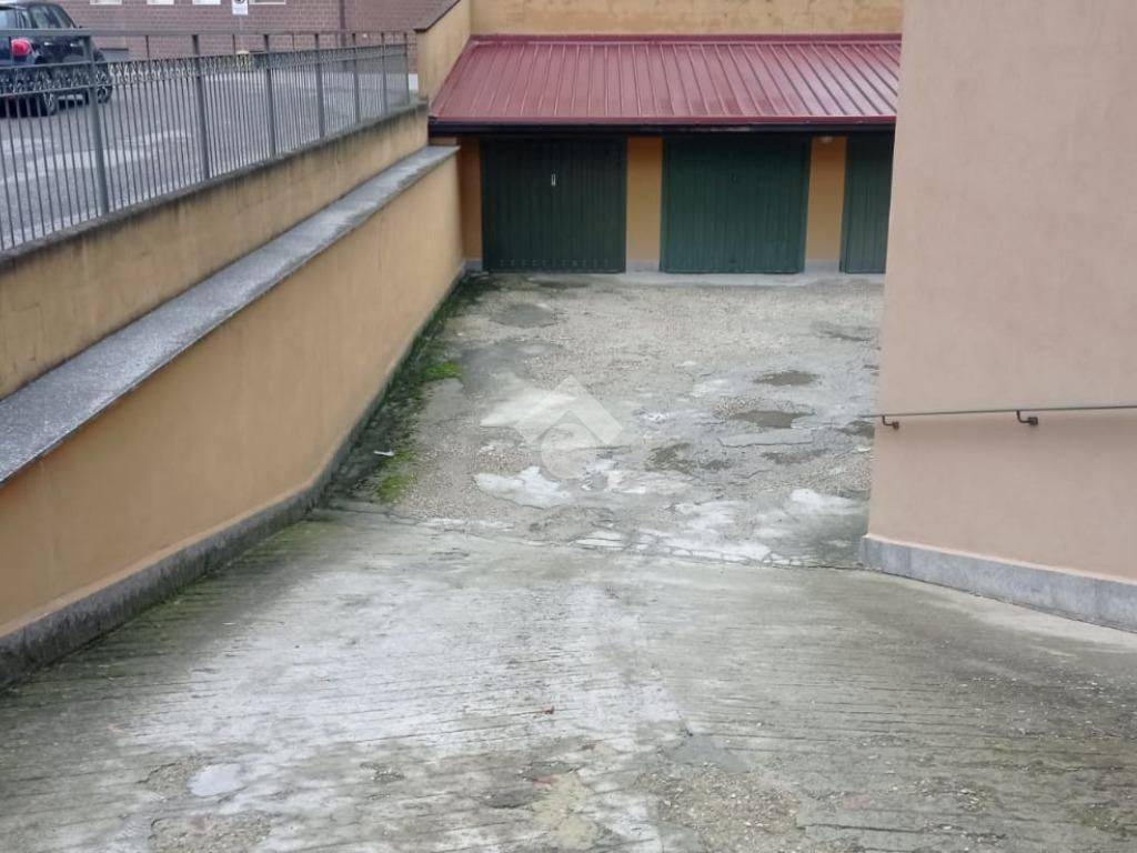 Box / garage a Codogno in VIA CARDUCCI, 47 - Foto 2
