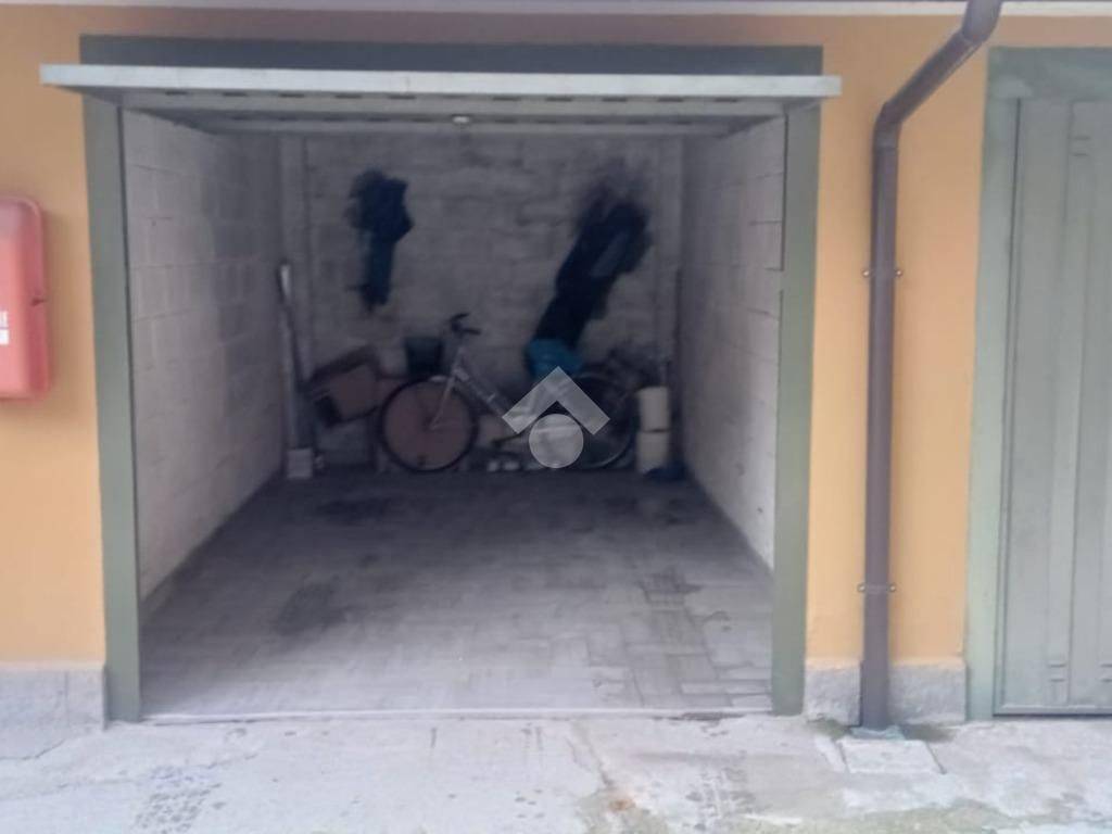Box / garage a Codogno in VIA CARDUCCI, 47 - Foto 3