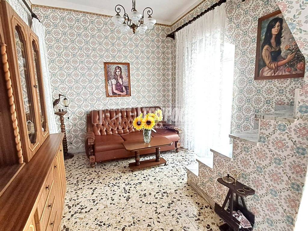 Casa indipendente a Adelfia in Via Giardino 41 - Foto 4