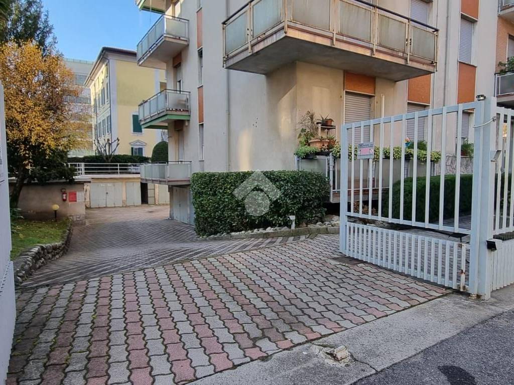 Box / garage a Como in Via G. B. Scalabrini, 20 - Foto 3