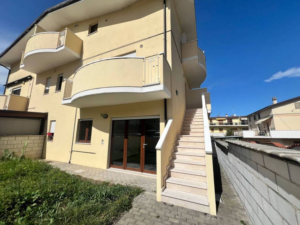 Appartamento a Pescara in Strada Colle Renazzo - Foto 1