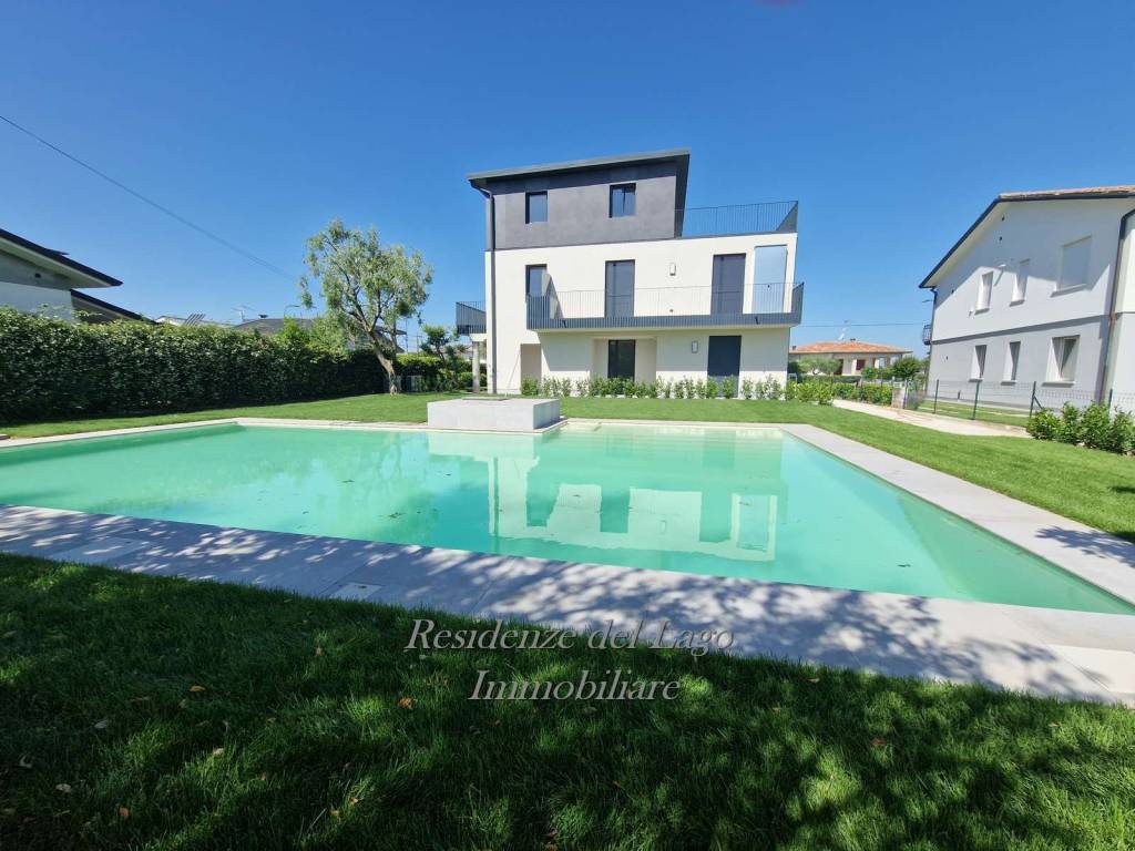 Appartamento a Peschiera del garda in Via Bell'Italia - Foto 2