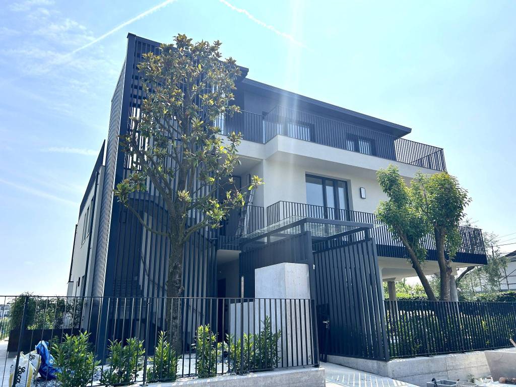 Appartamento a Peschiera del garda in Via Bell'Italia - Foto 3
