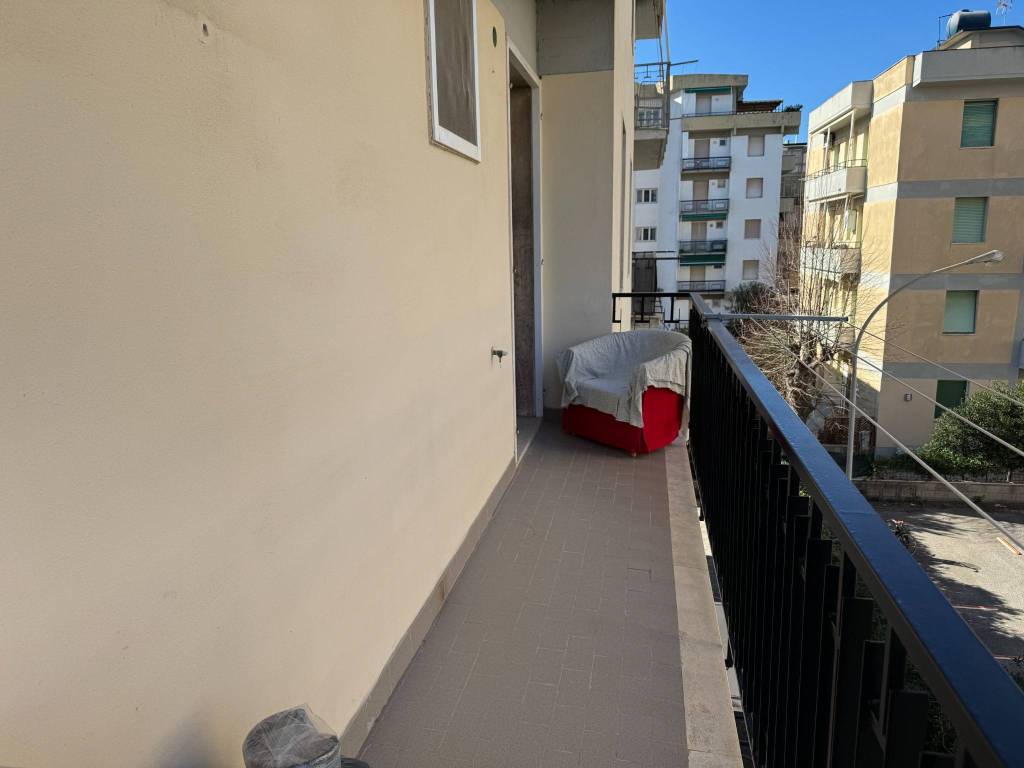 Appartamento a Follonica in Via Lago Maggiore - Foto 4