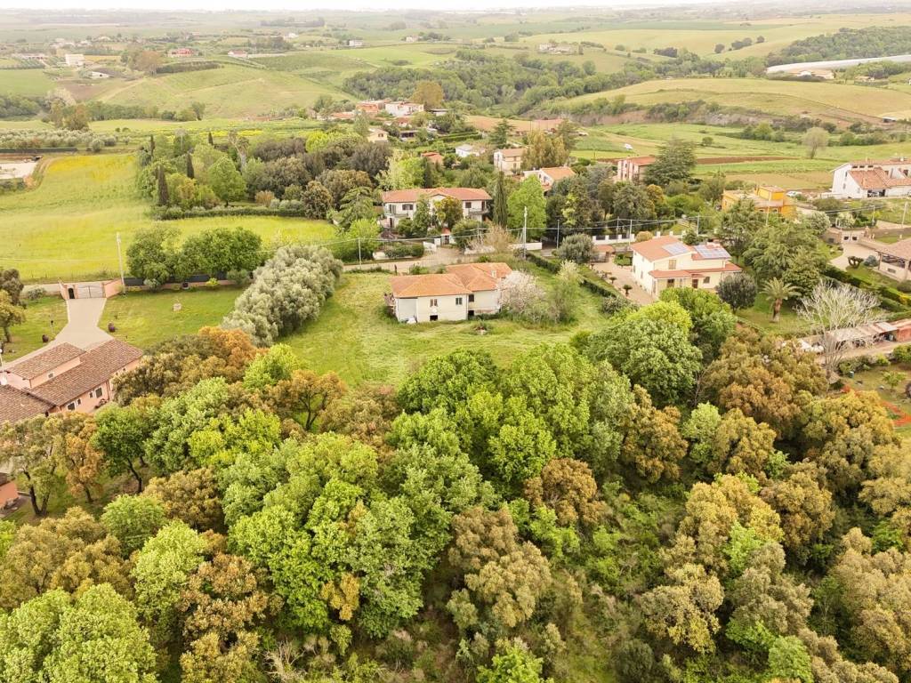Villa a Aprilia in Via Torre Bruna - Foto 2