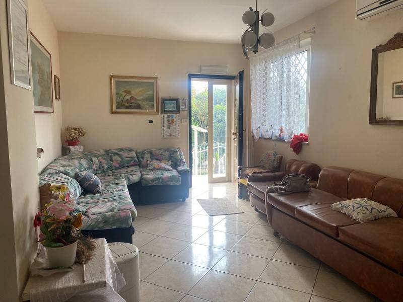 Villa a Maddaloni in Via Vallone - Foto 2