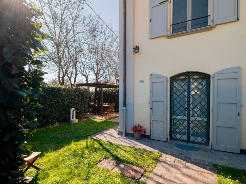 Casa indipendente a Bologna in Via Ferrarese, 180 - Foto 4