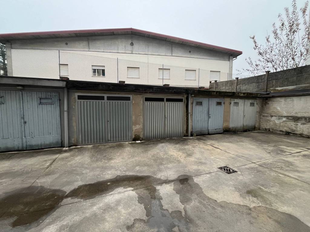Box / garage a Vercelli in Via Fratelli Giolito, 90 - Foto 2