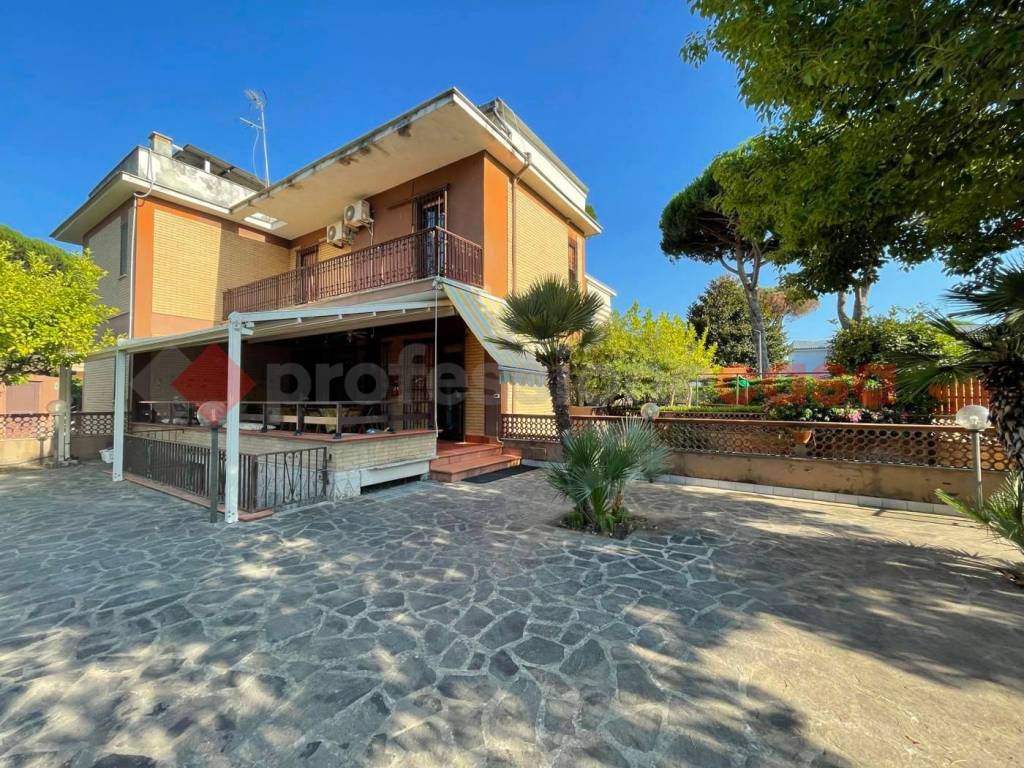 Villa a Terracina in Via Riva Azzurra, 1 - Foto 2