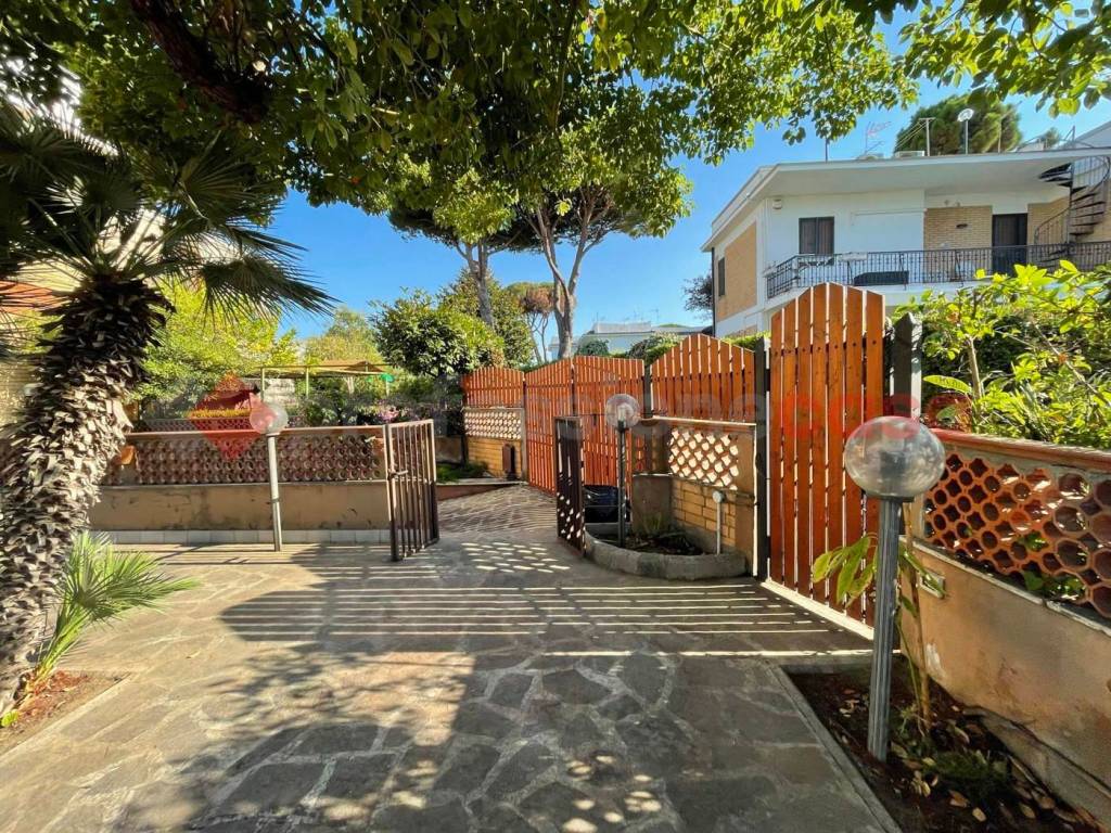 Villa a Terracina in Via Riva Azzurra, 1 - Foto 3