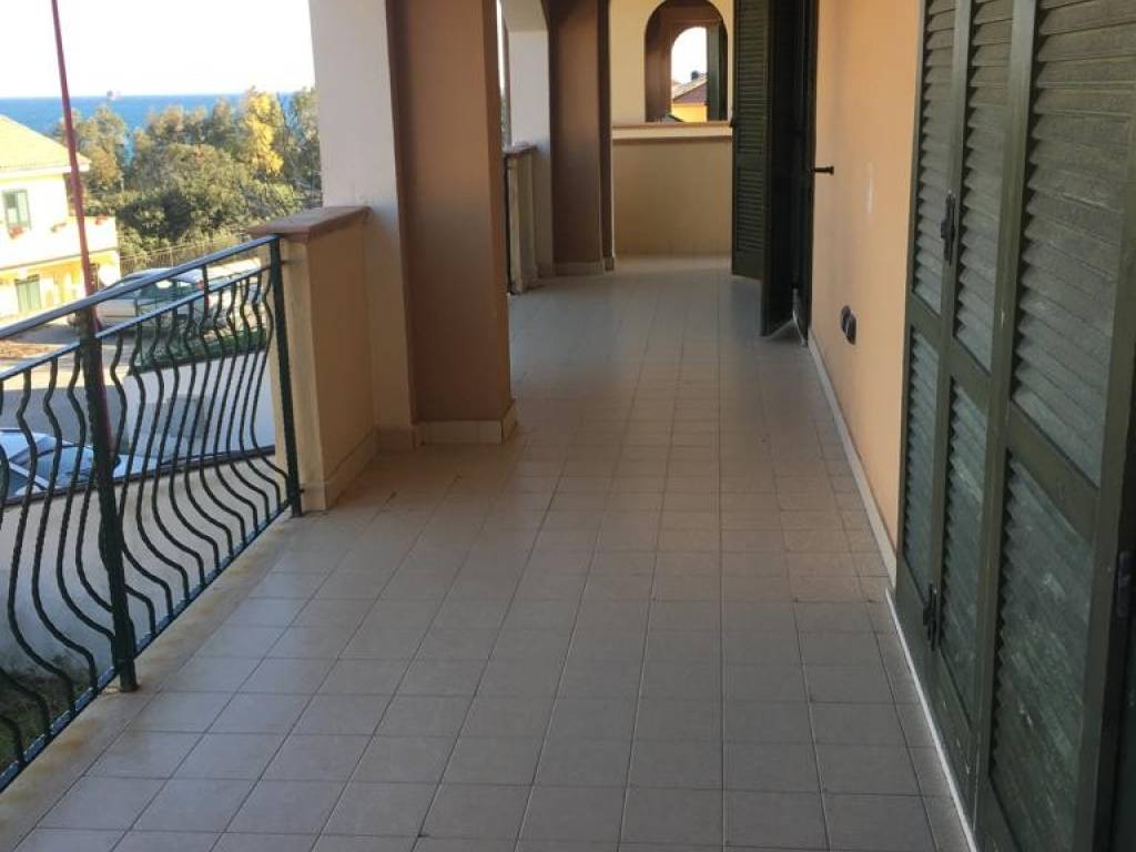 Villa a Crotone in Viale Magna Grecia, 69 - Foto 3