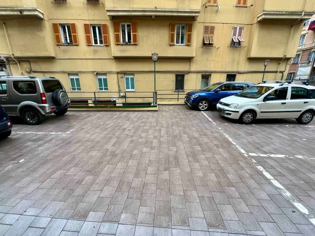 Box / garage a Genova in Via San Fruttuoso, 103 - Foto 2