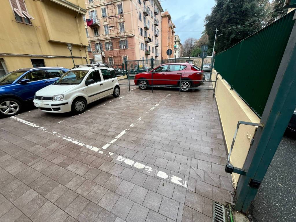 Box / garage a Genova in Via San Fruttuoso, 103 - Foto 3