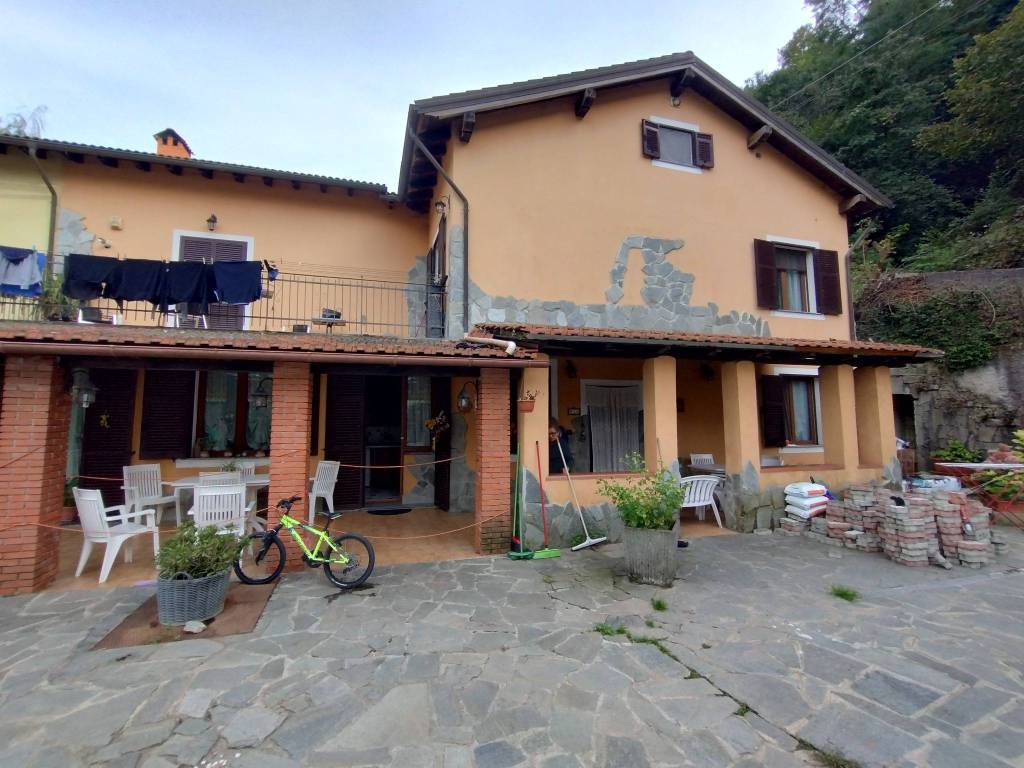 Casa indipendente a Serra riccò in Via Pernecco Inferiore, 5 - Foto 3