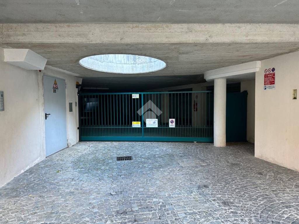Box / garage a Oggiono in Via 1º Maggio, 58 - Foto 5