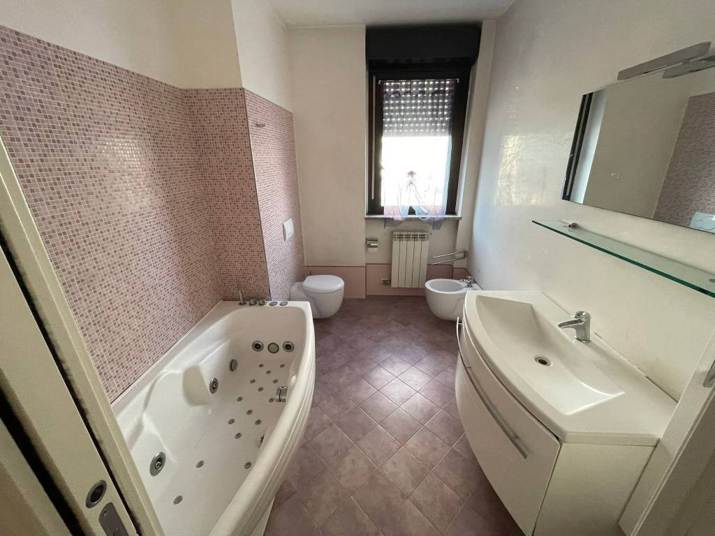 Appartamento a Gorla minore in Via Roma, 87 - Foto 5