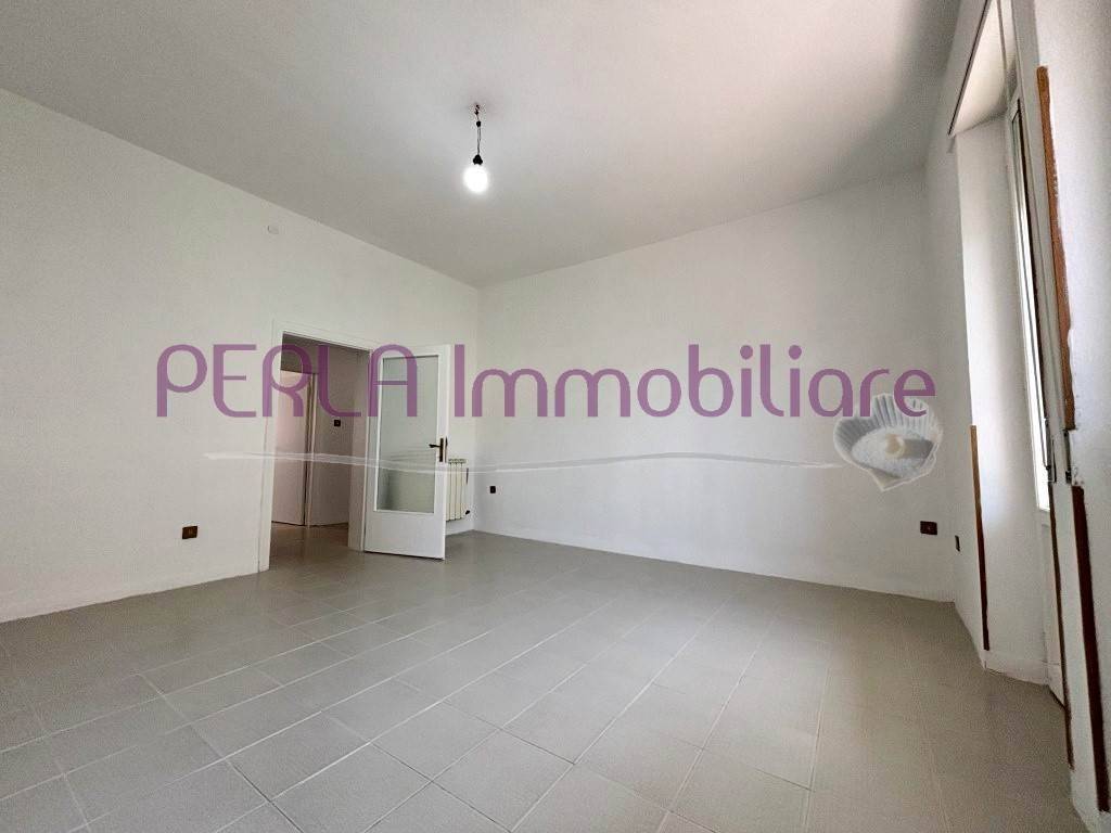 Appartamento a Follonica in Via Bicocchi 99/A - Foto 4