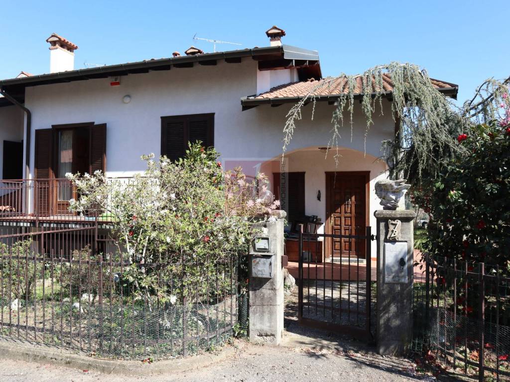 Villa a Caravate in Via Ingegner Silvio Rosnati - Foto 2