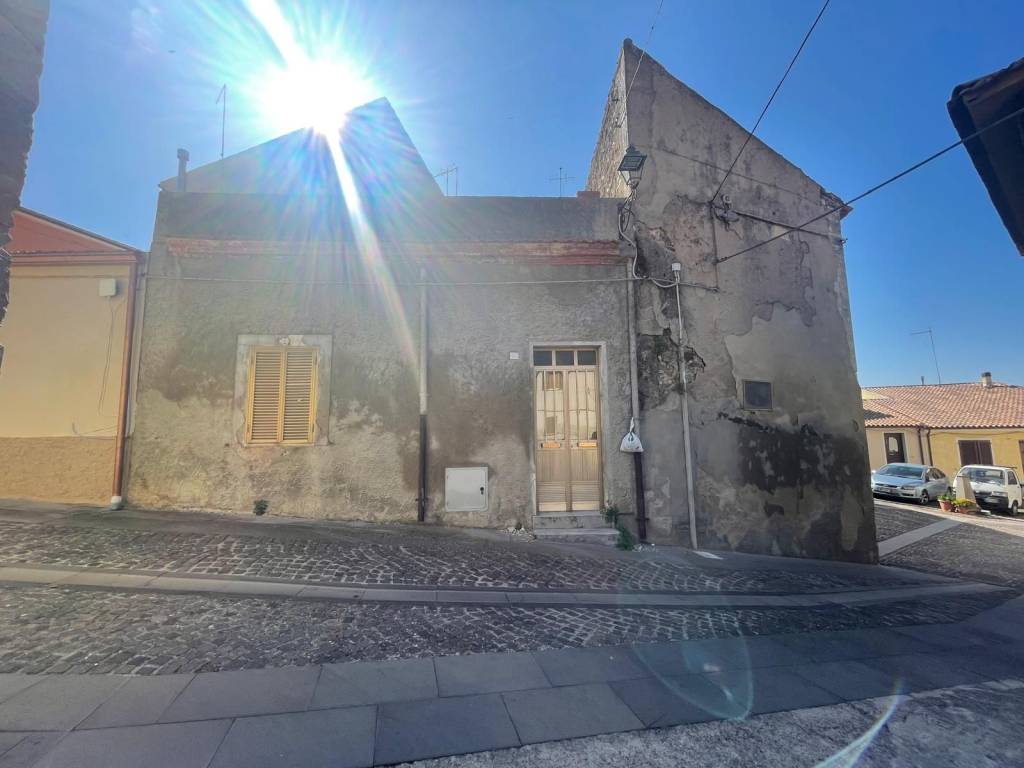 Palazzo / stabile a Perfugas in Piazza A. da Tarros, 4 - Foto 5