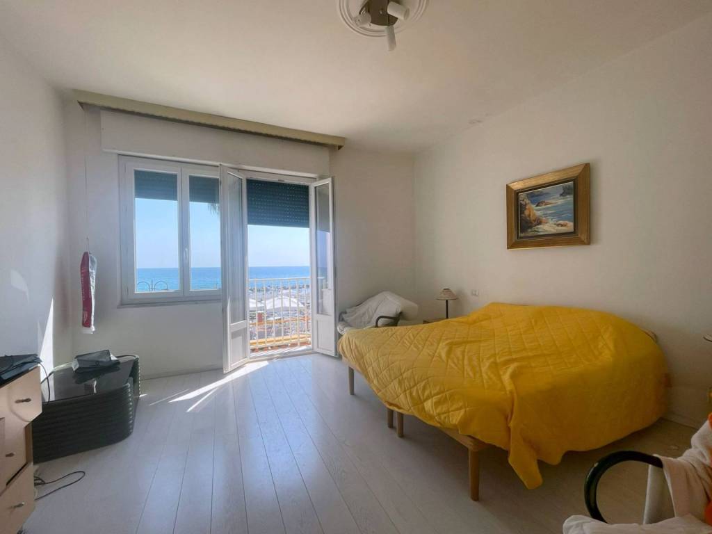 Appartamento a Ventimiglia in Passeggiata Felice Cavallotti - Foto 3