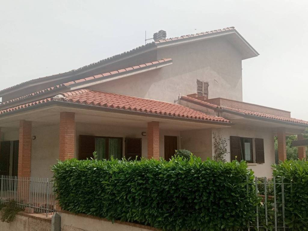 Villa a Fabriano in Via Otello Biondi - Foto 3
