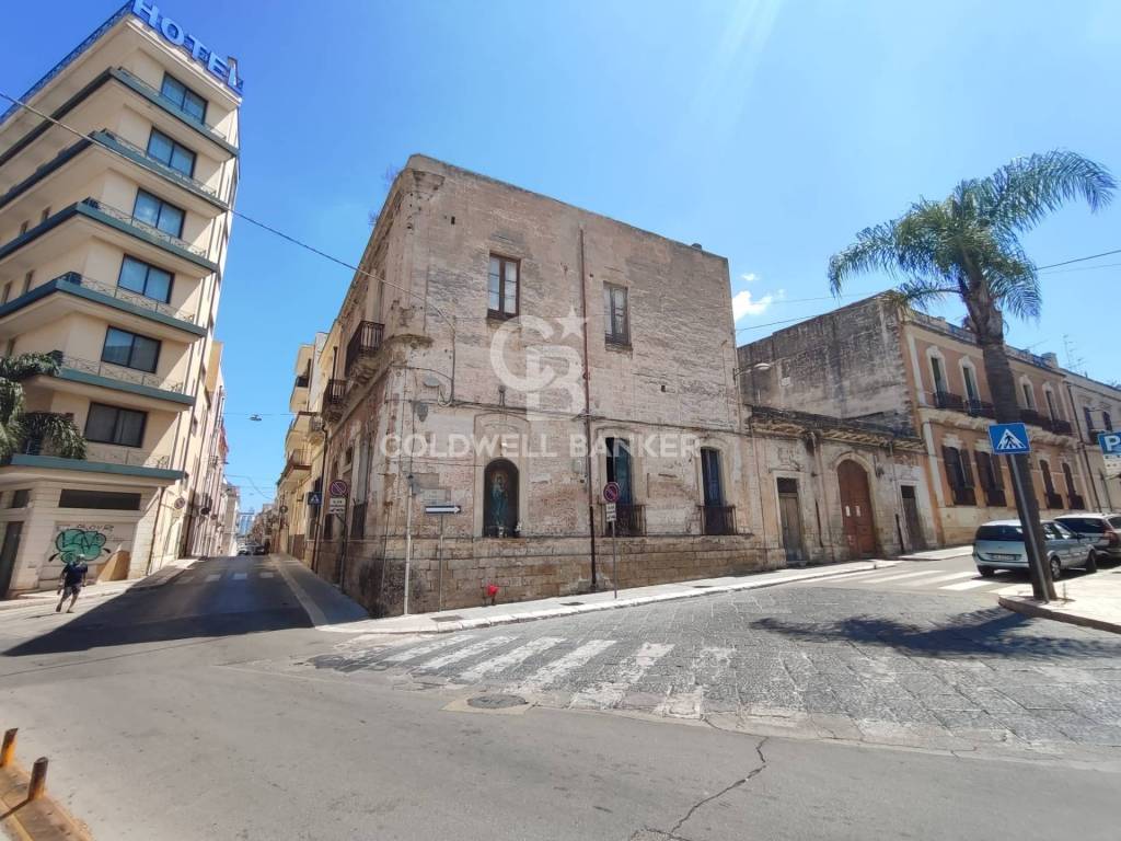 Palazzo / stabile a Brindisi in Via Saponea angolo Via Trieste, 25 - Foto 2