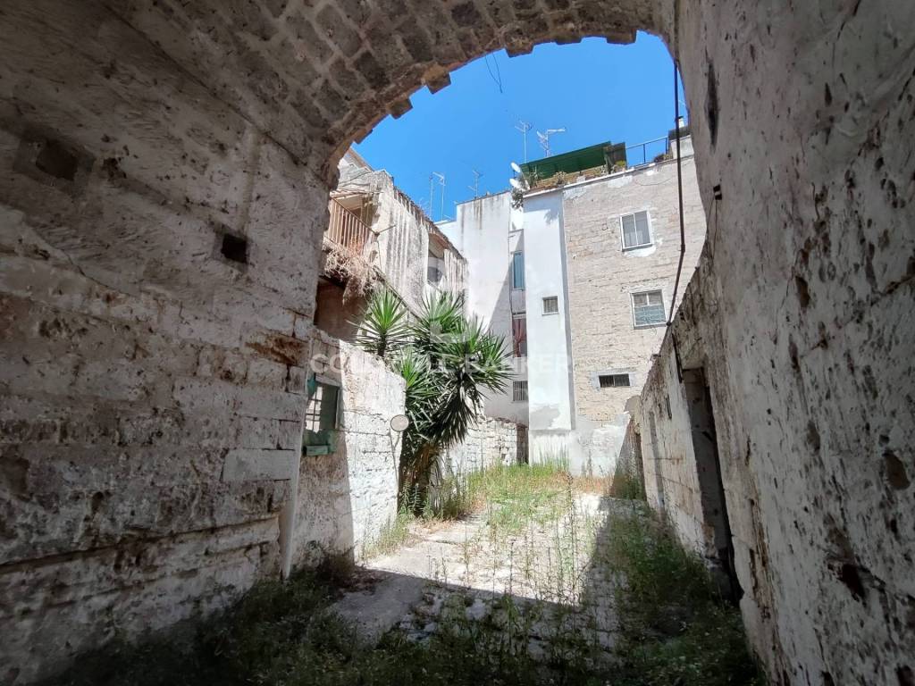 Palazzo / stabile a Brindisi in Via Saponea angolo Via Trieste, 25 - Foto 5