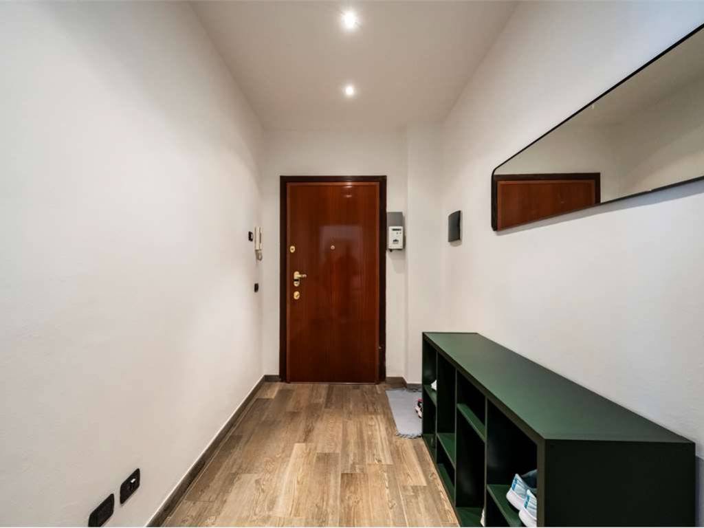Appartamento a Varese in Via Medaglie D'Oro, 31 - Foto 2