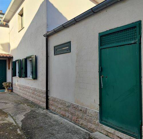Villa a Campobasso in Piazza Caduti Del Tiro A Segno Nazionale - Foto 5
