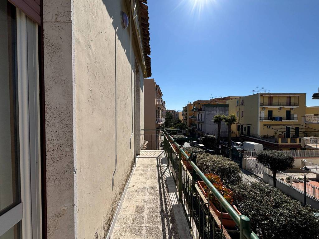 Appartamento a Torre del greco in Viale Armando Diaz, 12 - Foto 2