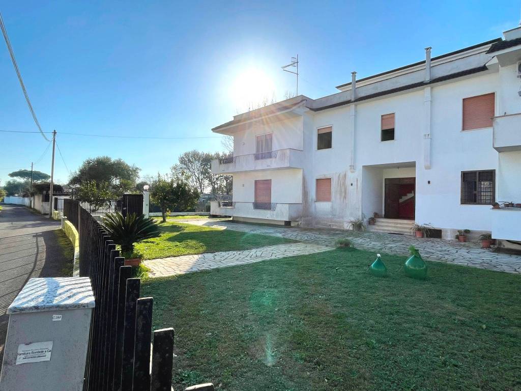 Appartamento a San felice circeo in Via Ugo Foscolo, 49 - Foto 2