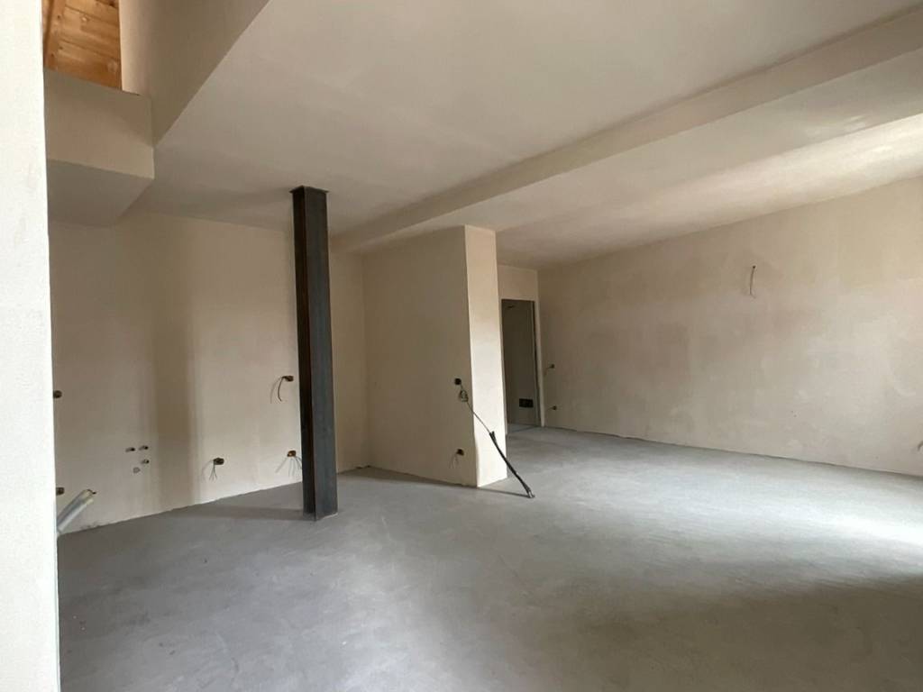 Appartamento a Cannobio in Via Paolo Zaccheo, 16 - Foto 2
