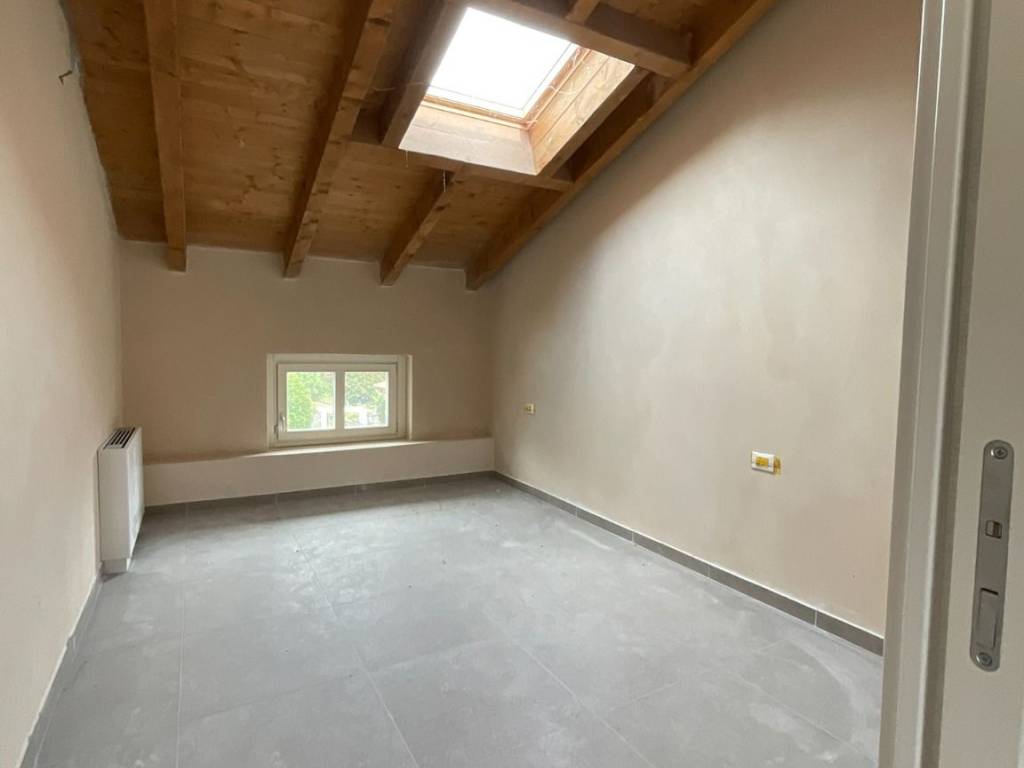 Appartamento a Cannobio in Via Paolo Zaccheo, 16 - Foto 5