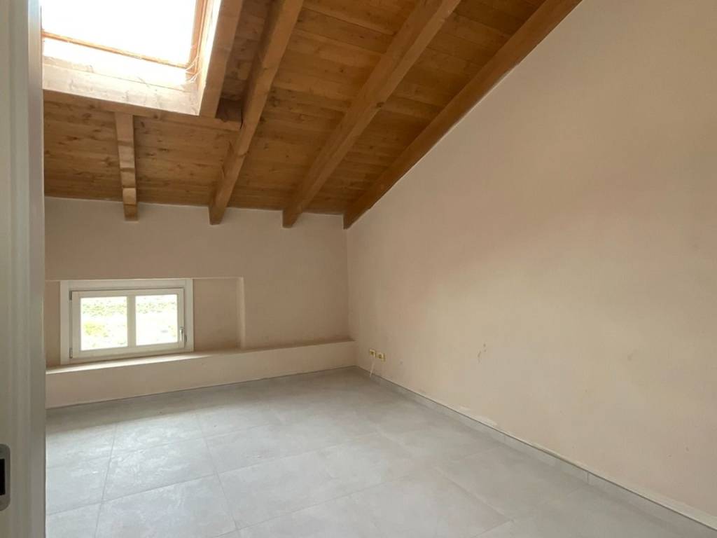Appartamento a Cannobio in Via Paolo Zaccheo, 16 - Foto 5
