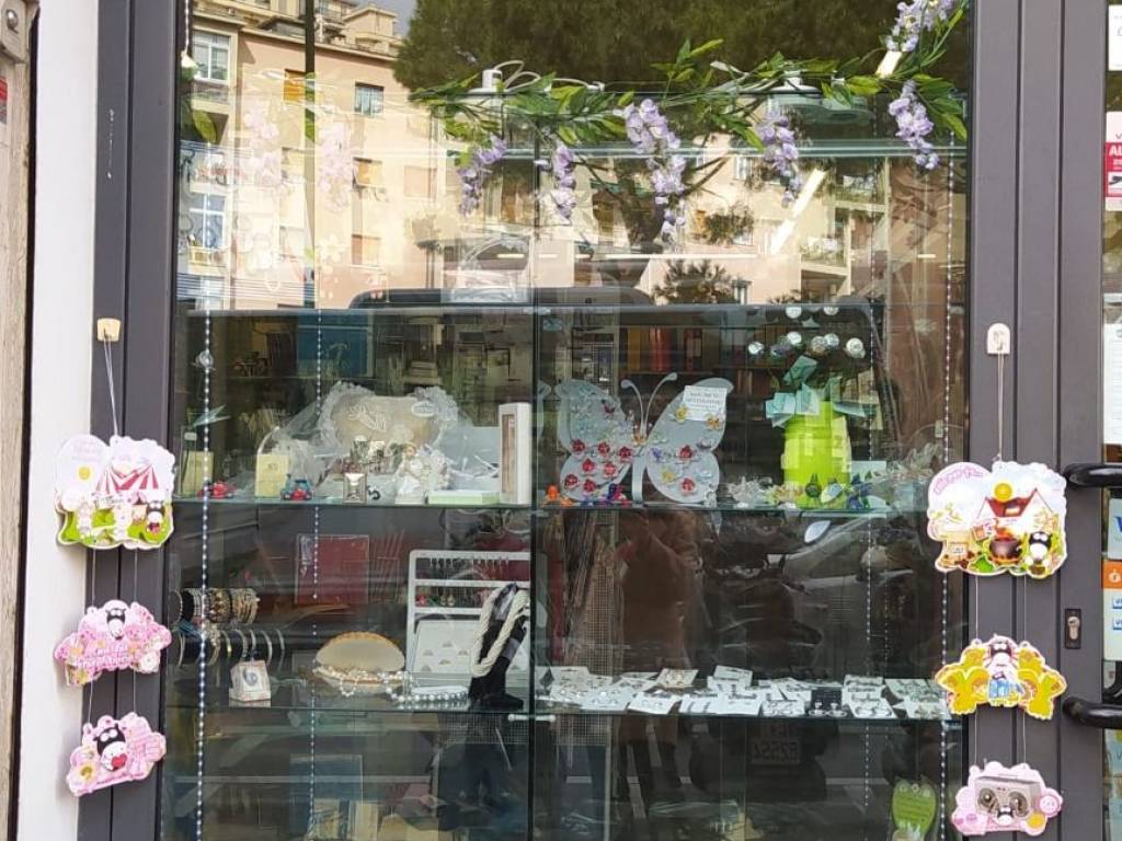 Attivit&agrave; / licenza a Genova in Via Napoli - Foto 2