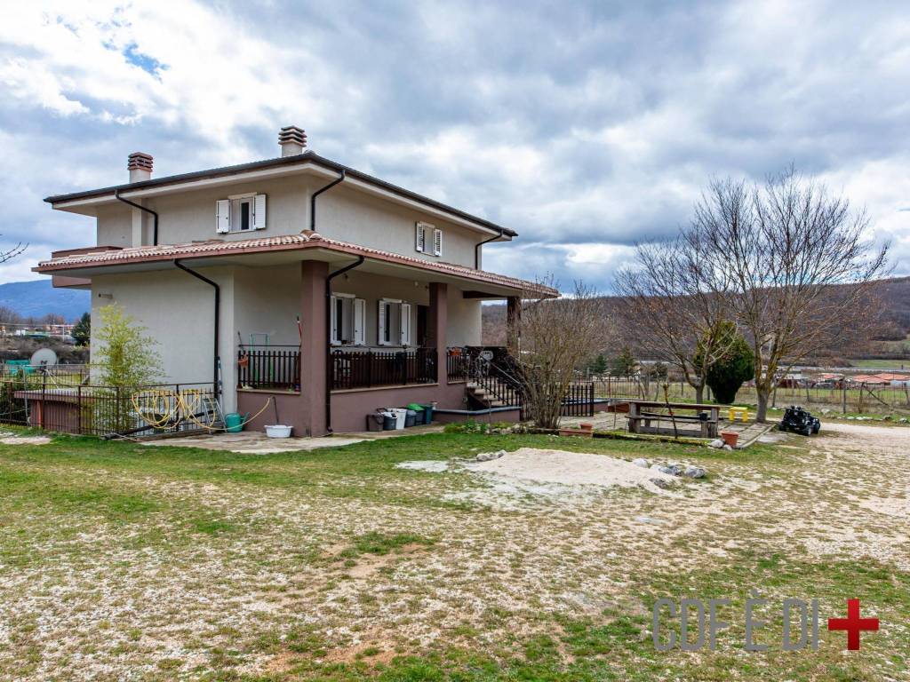 Villa a Borgorose in Viale della Duchessa - Foto 4