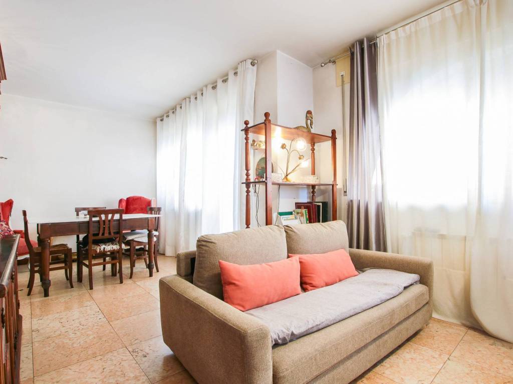 Appartamento a Verona in Via Fratelli Govoni, 12 - Foto 4