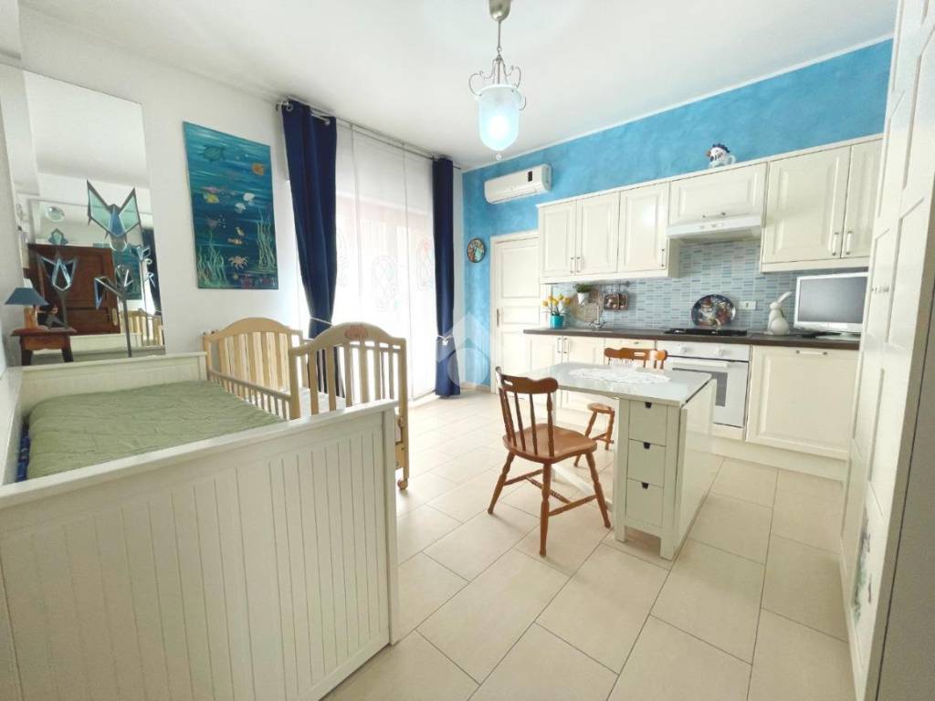 Casa indipendente a Canosa di puglia in Via R. Bonghi, 1 - Foto 4