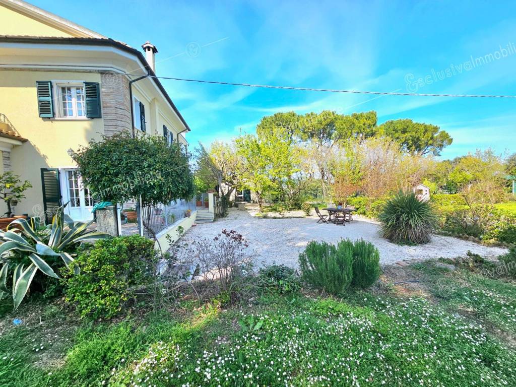 Villa a Castelfidardo in Via Dante Alighieri, 157 - Foto 4