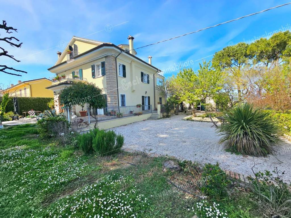 Villa a Castelfidardo in Via Dante Alighieri, 157 - Foto 5