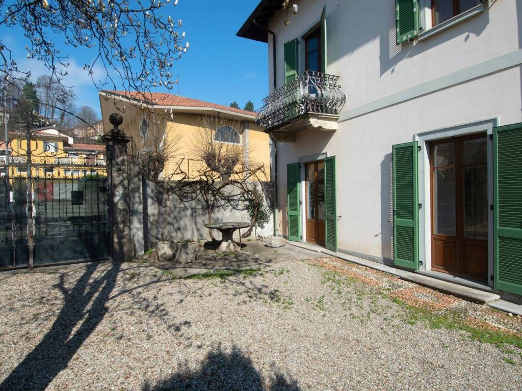 Villa a Gazzada schianno in Via Roma - Foto 2