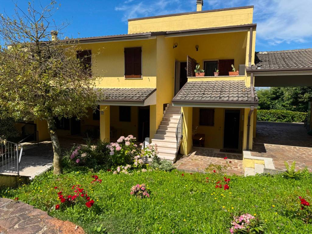 Appartamento a San zeno di montagna in Contrada Pra' Bestema', 32 - Foto 2