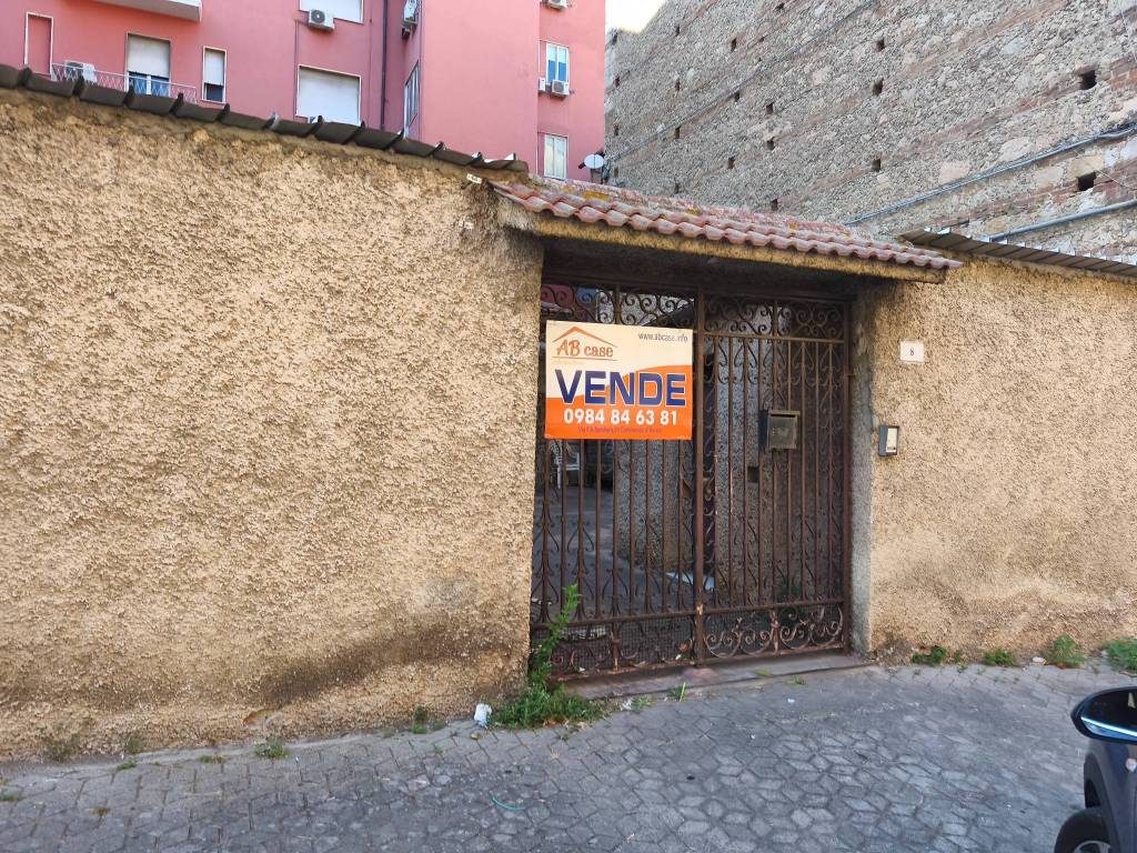 Casa indipendente a Cosenza in Via Doberdò del Lago, 8 - Foto 2