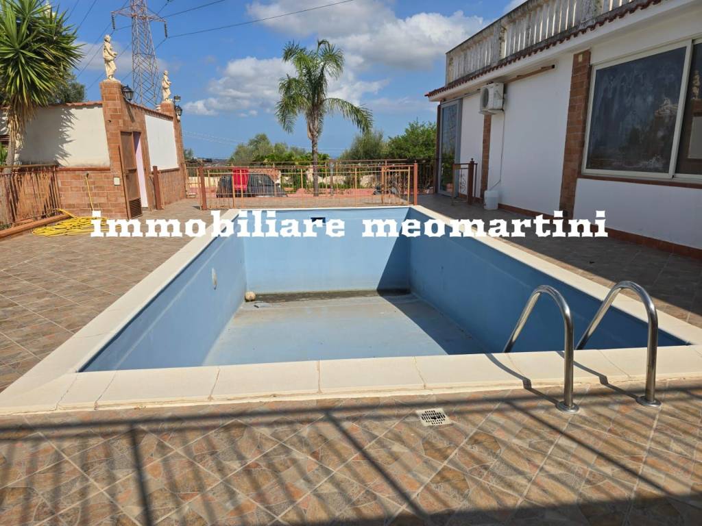 Villa a Floridia in Strada Cugno di Canne, 41 - Foto 2