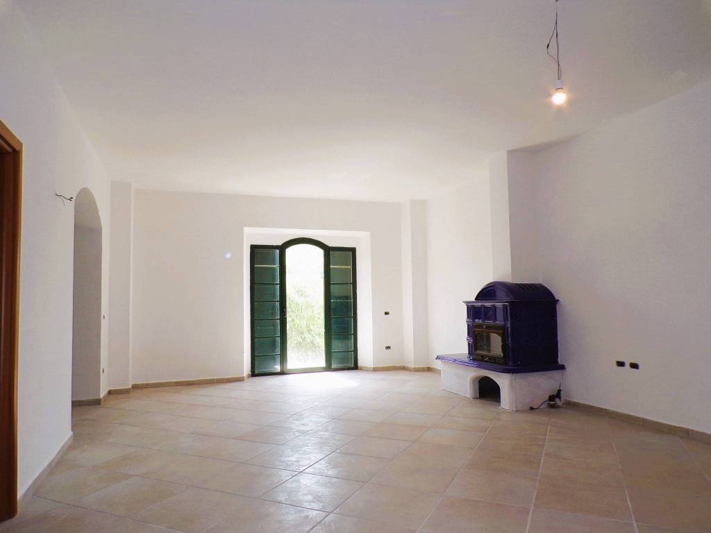 Villa a Nocera umbra in Via Stazione Gaifana, 9 - Foto 4