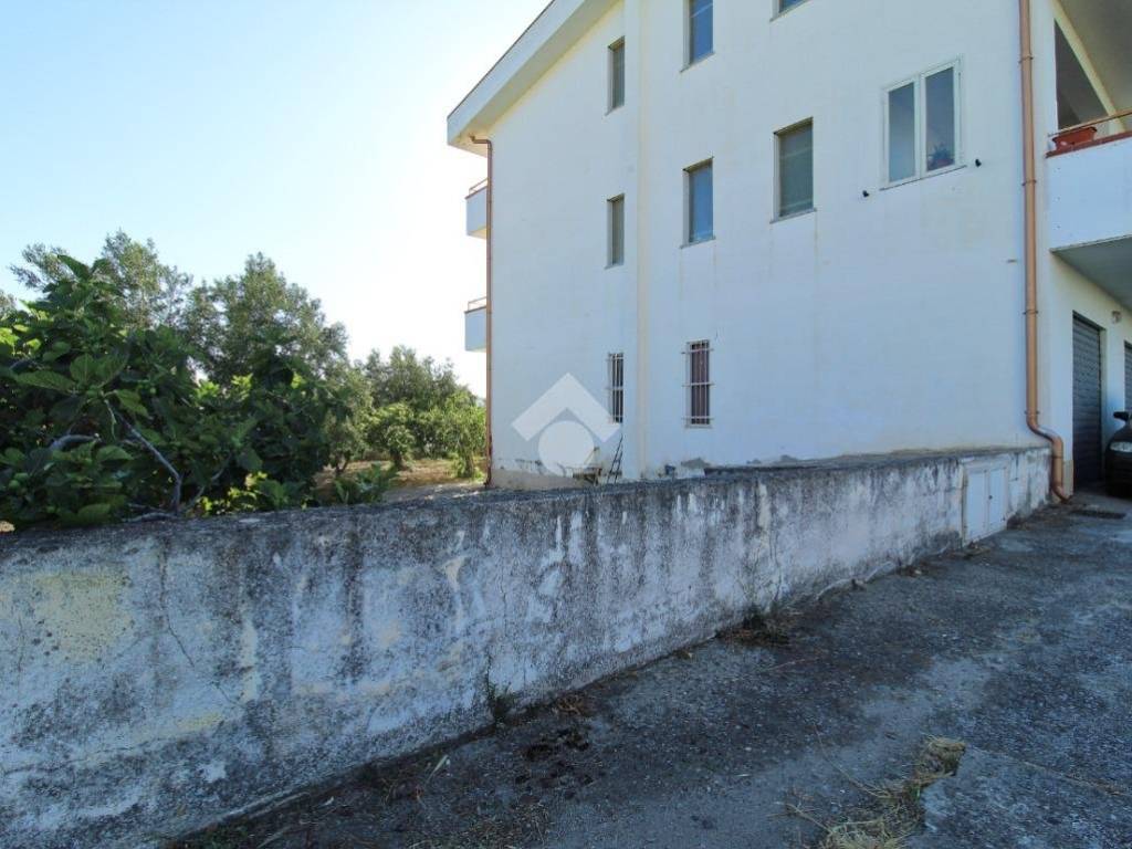 Palazzo / stabile a Sellia marina in VIA CARRERA, 2 - Foto 3
